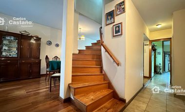 Exc Chalet 5 Amb con Fondo, Quincho y Garage