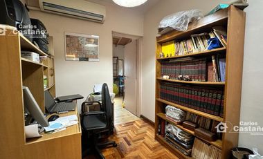 Exc Chalet 5 Amb con Fondo, Quincho y Garage