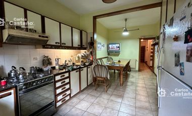 Exc Chalet 5 Amb con Fondo, Quincho y Garage