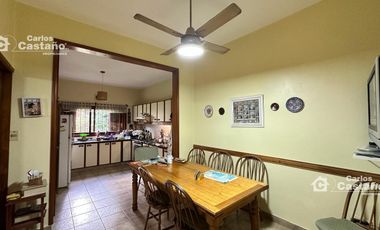 Exc Chalet 5 Amb con Fondo, Quincho y Garage