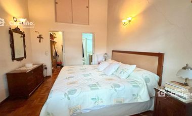 Exc Chalet 5 Amb con Fondo, Quincho y Garage