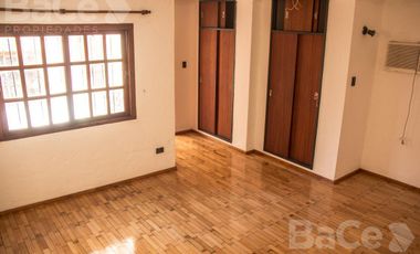 VENTA CASA BARRIO MARTIN - 4 dormitorios   cochera   patio y terraza
