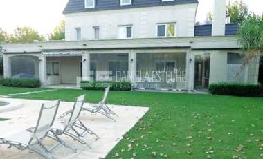 Daniela Esteche Realty & home, importante casa francesa en La Lomada