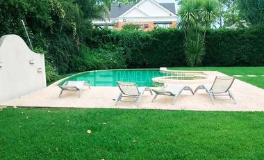 Daniela Esteche Realty & home, importante casa francesa en La Lomada