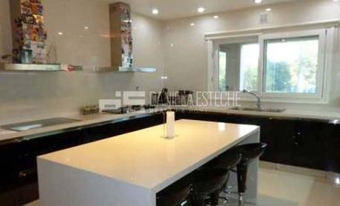 Daniela Esteche Realty & home, importante casa francesa en La Lomada