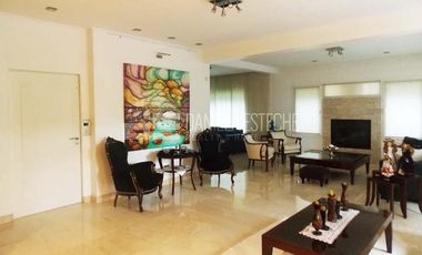 Daniela Esteche Realty & home, importante casa francesa en La Lomada