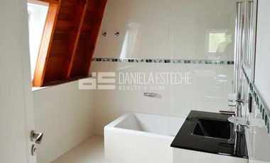 Daniela Esteche Realty & home, importante casa francesa en La Lomada
