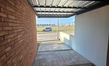 IMPERDIBLE PROPIEDAD EN BARRIO MANANTIALES