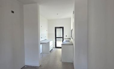 IMPERDIBLE PROPIEDAD EN BARRIO MANANTIALES