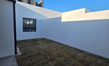 IMPERDIBLE PROPIEDAD EN BARRIO MANANTIALES