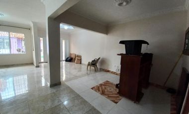 Se Vende Hermosa Casa En Yumbo De Tres Pisos Unifamiliar