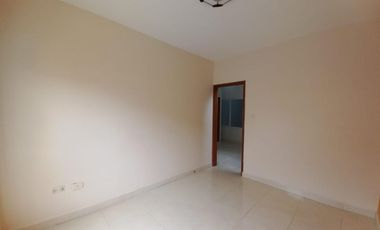 Se Vende Hermosa Casa En Yumbo De Tres Pisos Unifamiliar