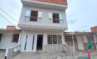 Se Vende Hermosa Casa En Yumbo De Tres Pisos Unifamiliar