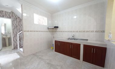 Se Vende Hermosa Casa En Yumbo De Tres Pisos Unifamiliar