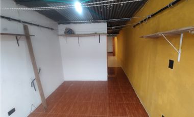 SE ARRIENDA CASA EN B/EL PARAISO-DINDALITO, ZONA DEL EL TINTAL - KMCM