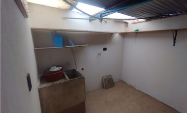 SE ARRIENDA CASA EN B/EL PARAISO-DINDALITO, ZONA DEL EL TINTAL - KMCM