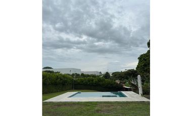 🔥RENTA de casa amoblada con piscina y jacuzzi en Cerritos