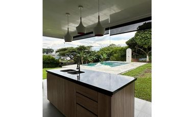 🔥RENTA de casa amoblada con piscina y jacuzzi en Cerritos