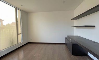 Chia Casa en renta Hacienda Fontanar cocina remodelada vista parque