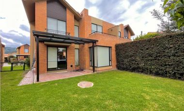 Chia Casa en renta Hacienda Fontanar cocina remodelada vista parque