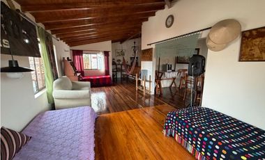 SE VENDE EN LA CEJA CASA DE 2do y 3Er PISO, 186 m2, ESQUINERA, 6 habit