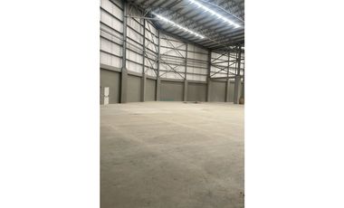 Arriendo bodega industrial de 1.480 m² en Rionegro