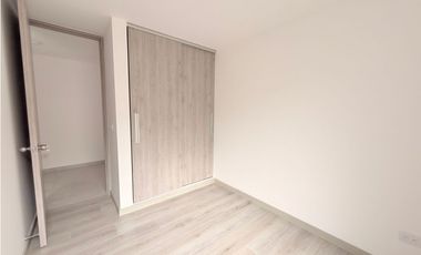 Apartamento para la venta y renta tradicional en Sabaneta, piso 4