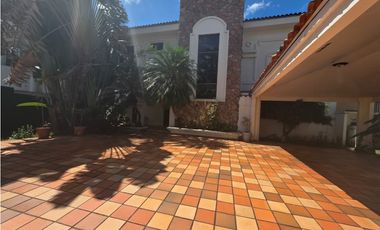 SE VENDE LUJOSA CASA EN DOS MARES 7 HABITACIONES PISCINA Y JACUZZI