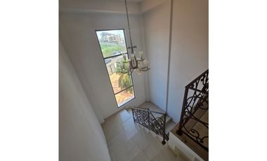 SE VENDE LUJOSA CASA EN DOS MARES 7 HABITACIONES PISCINA Y JACUZZI