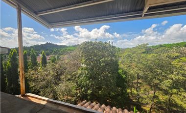 SE VENDE LUJOSA CASA EN DOS MARES 7 HABITACIONES PISCINA Y JACUZZI