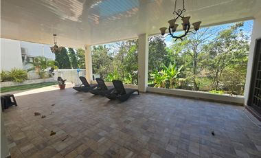 SE VENDE LUJOSA CASA EN DOS MARES 7 HABITACIONES PISCINA Y JACUZZI