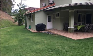 Venta de Casa en Residencial Azores, Villa Lucre