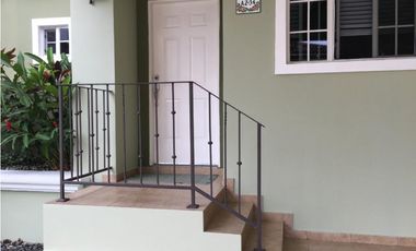 Venta de Casa en Residencial Azores, Villa Lucre