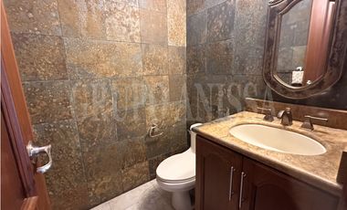 OPORTUNIDAD! Se vende Amplia Casa en Tucan Country Cocoli