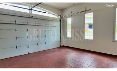 OPORTUNIDAD! Se vende Amplia Casa en Tucan Country Cocoli