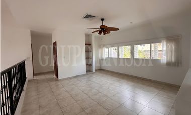 OPORTUNIDAD! Se vende Amplia Casa en Tucan Country Cocoli