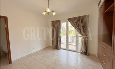 OPORTUNIDAD! Se vende Amplia Casa en Tucan Country Cocoli