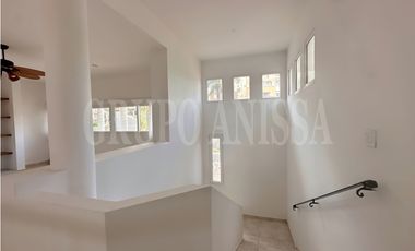OPORTUNIDAD! Se vende Amplia Casa en Tucan Country Cocoli