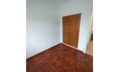 Alqulier ph 4 ambientes con patio 1er piso