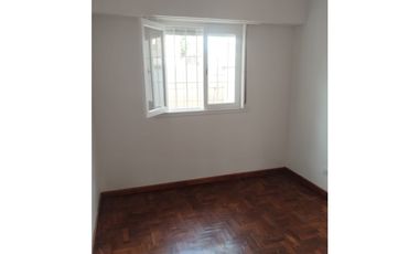 Alqulier ph 4 ambientes con patio 1er piso