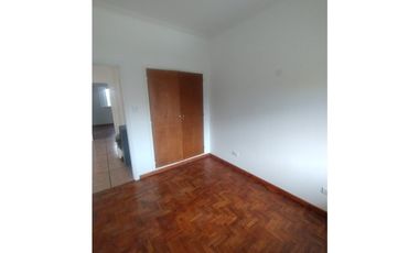 Alqulier ph 4 ambientes con patio 1er piso