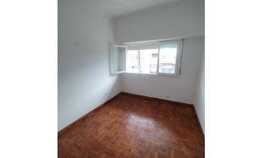 Alqulier ph 4 ambientes con patio 1er piso