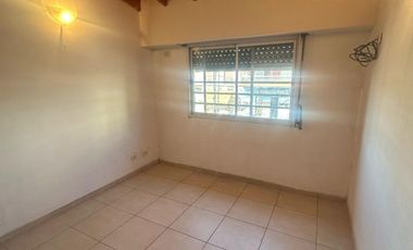 Alquiler de departamento 2 ambientes sobre Av. Crovara en Villa Madero