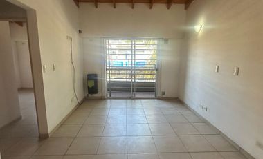 Alquiler de departamento 2 ambientes sobre Av. Crovara en Villa Madero