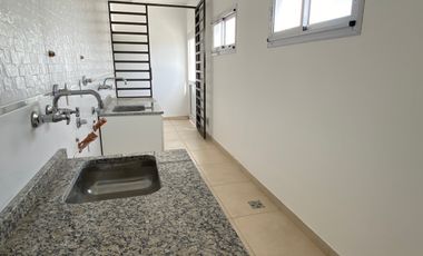 Departamento  2 Ambientes  Alquiler  Villa Luzuriaga