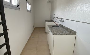 Departamento  2 Ambientes  Alquiler  Villa Luzuriaga