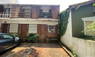 Hermoso duplex c/quincho y espacio vehicular.