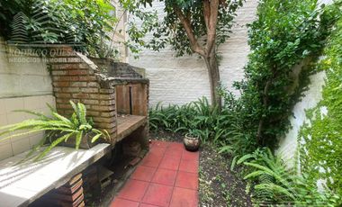 Hermoso duplex c/quincho y espacio vehicular.