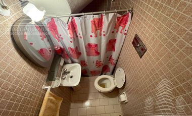 Hermoso duplex c/quincho y espacio vehicular.