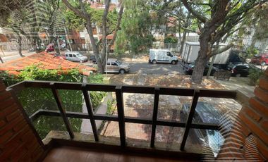 Hermoso duplex c/quincho y espacio vehicular.